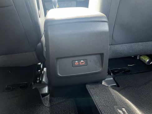 Used 2022 Nissan Frontier PRO-4X w/ Technology Package AWD/4WD image 15