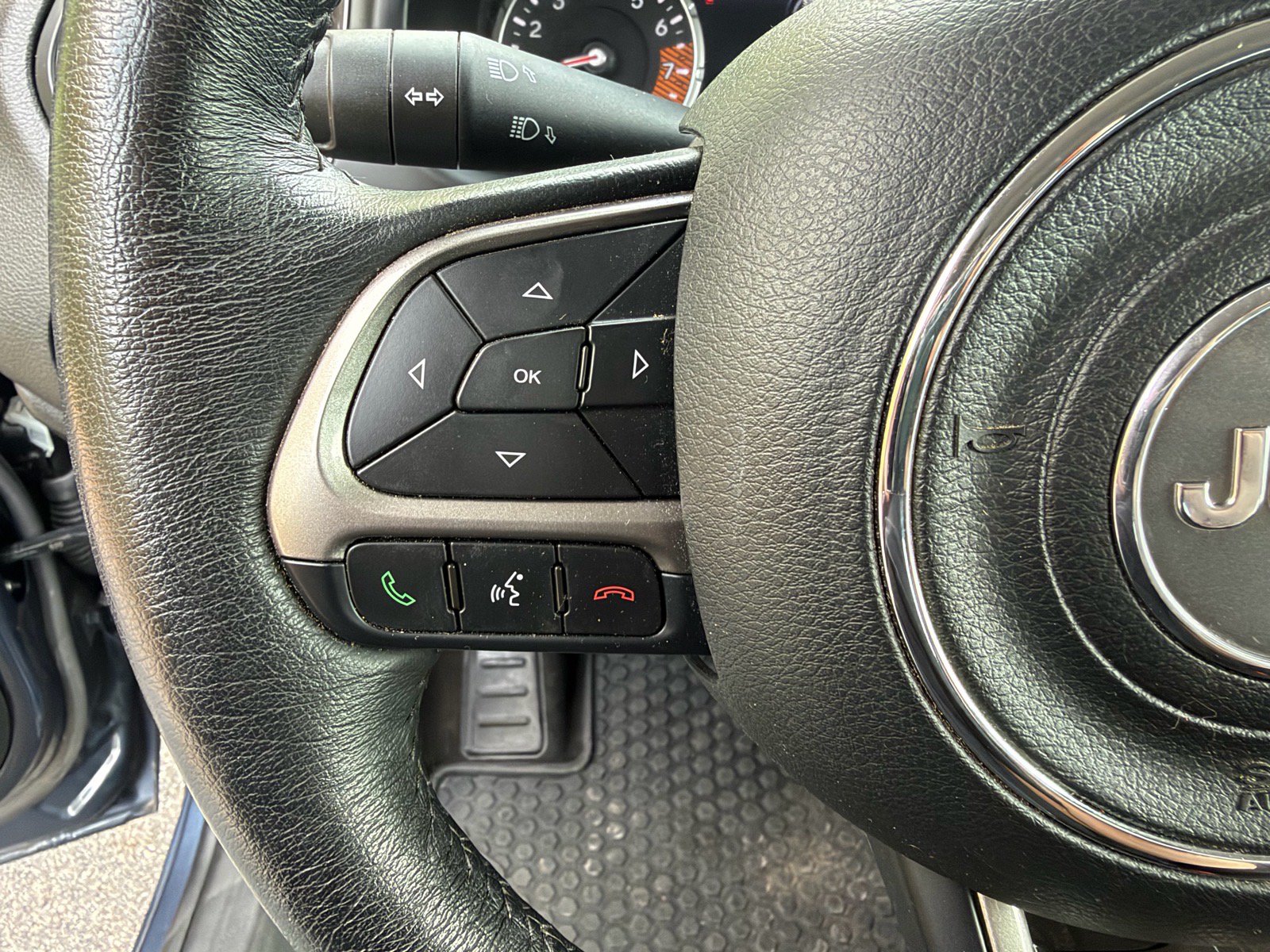 Used 2022 Jeep Renegade Latitude w/ Convenience Group AWD/4WD image 29
