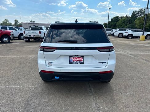 Used 2022 Jeep Grand Cherokee Trailhawk AWD/4WD image 4