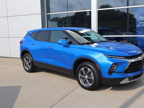 Used 2025 Chevrolet Blazer LT AWD/4WD image 7