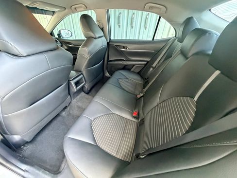 Used 2018 Toyota Camry SE FWD image 24
