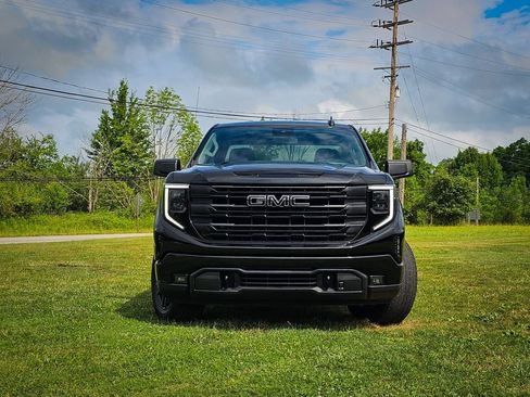 Used 2023 GMC Sierra 1500 Elevation AWD/4WD image 10