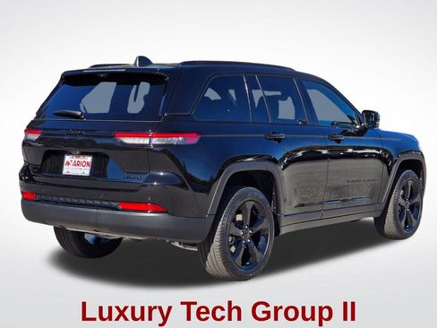 New 2025 Jeep Grand Cherokee Limited w/ Luxury Tech Group II image 23