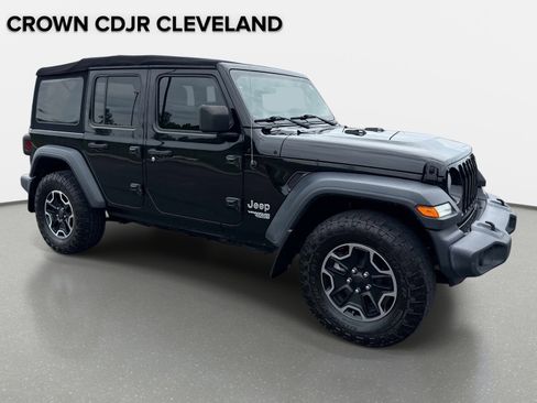 Used 2018 Jeep Wrangler Unlimited Sport S AWD/4WD image 2