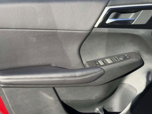 New 2025 Mitsubishi Outlander SE image 21