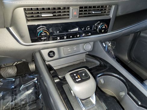 Used 2025 Nissan Rogue SV image 20