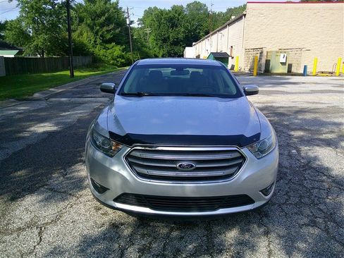 Used 2013 Ford Taurus SEL FWD image 8