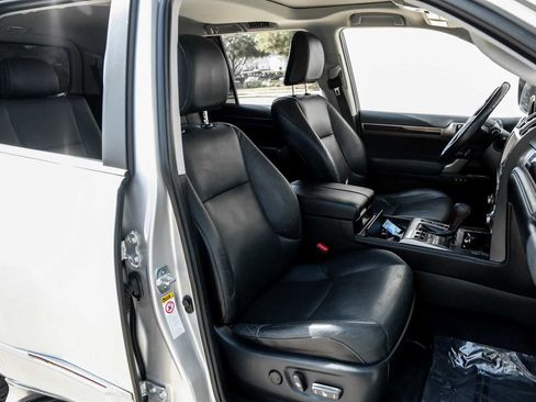 Used 2017 Lexus GX 460 Premium image 36