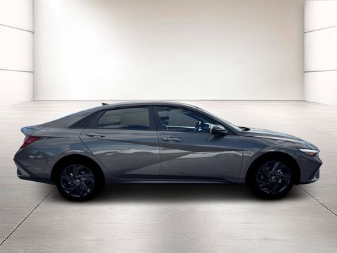 New 2026 Hyundai Elantra Sport FWD image 9