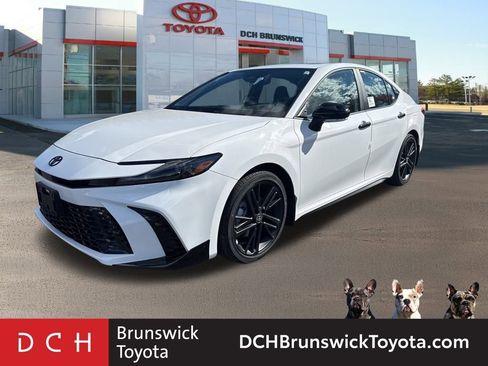 New 2026 Toyota Camry Hybrid image 1