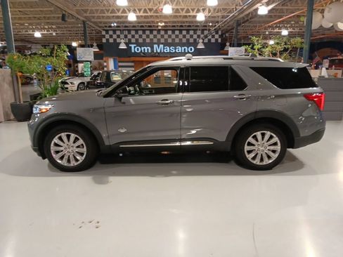 Used 2022 Ford Explorer King Ranch w/ Technology Package AWD/4WD image 18