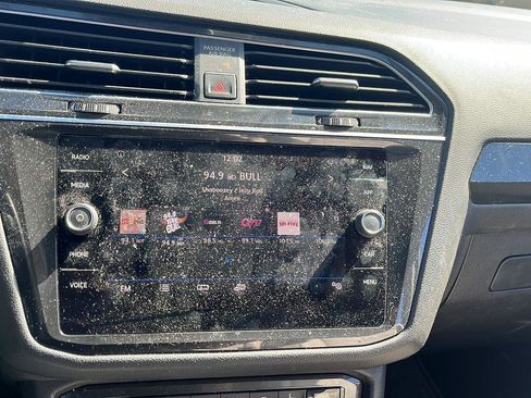 Used 2018 Volkswagen Tiguan SEL Premium image 10