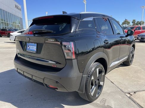 Certified 2025 Nissan Kicks SR image 3