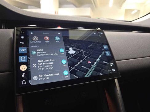 Certified 2025 Land Rover Discovery Sport S image 29