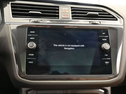 Used 2024 Volkswagen Tiguan SE R-Line FWD image 21