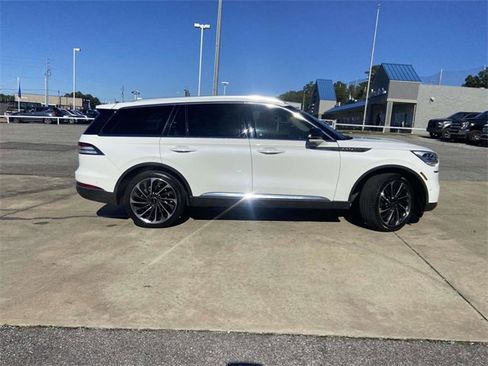Used 2022 Lincoln Aviator Reserve w/ Equipment Group 201A image 2