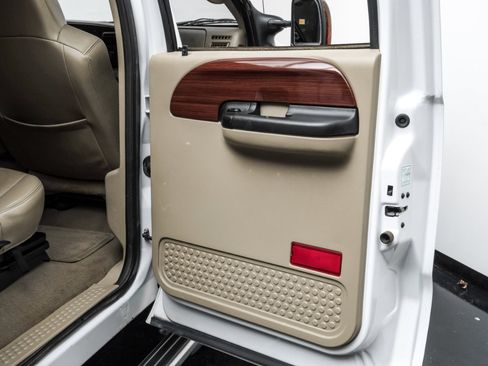 Used 2006 Ford F250 Lariat image 42