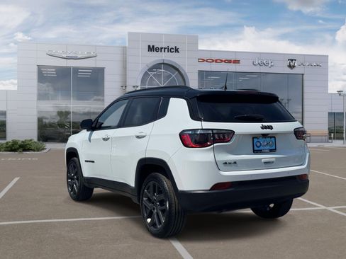 Used 2025 Jeep Compass Limited w/ Sun & Sound Group AWD/4WD image 8