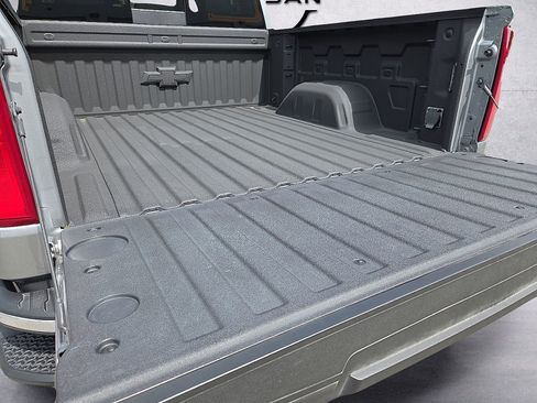 Used 2025 Chevrolet Silverado 1500 LTZ w/ LTZ Convenience Package II AWD/4WD image 9