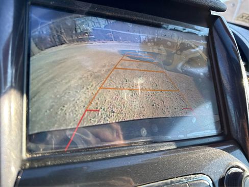 Used 2017 Chevrolet Impala LT w/ Convenience Package image 24