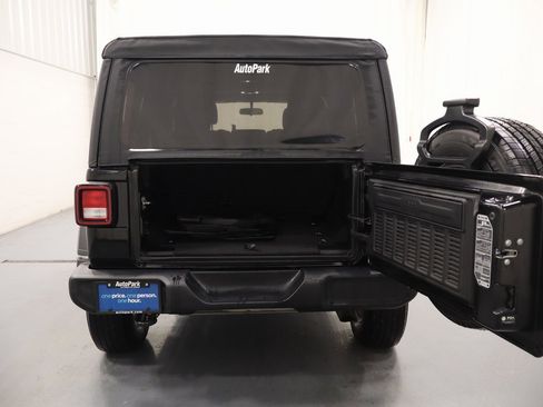 Certified 2022 Jeep Wrangler Unlimited Sport image 18