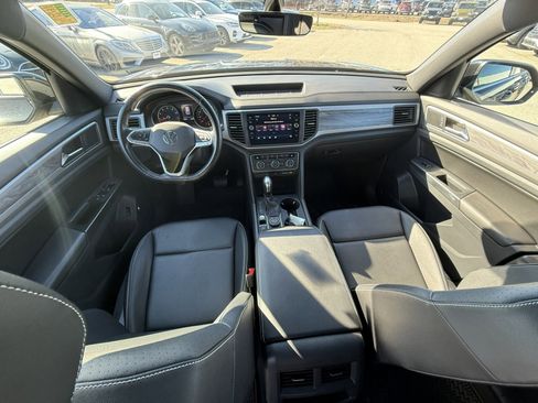 Certified 2020 Volkswagen Atlas Cross Sport SE w/ Panoramic Sunroof Package image 9