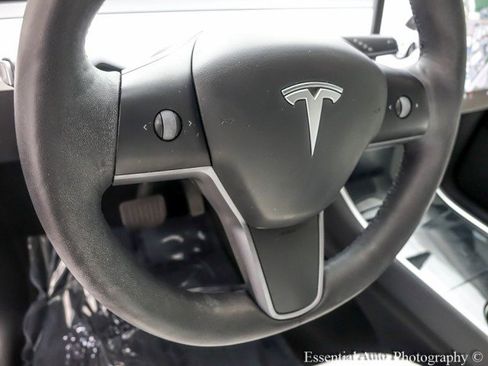 Used 2021 Tesla Model Y 2WD image 16