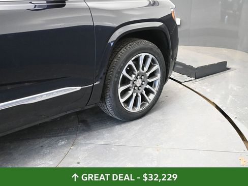 Used 2022 GMC Acadia Denali w/ Denali Ultimate Package image 27