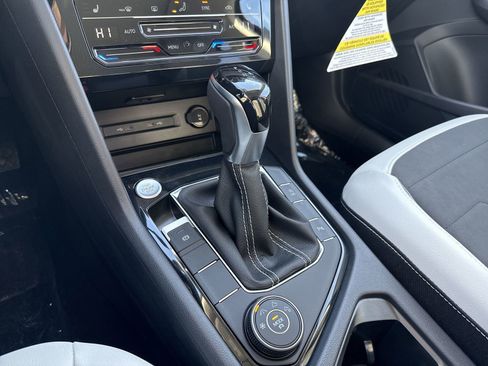 New 2026 Volkswagen Taos SE image 20