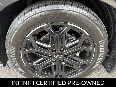 Certified 2026 INFINITI QX80 4WD image 16