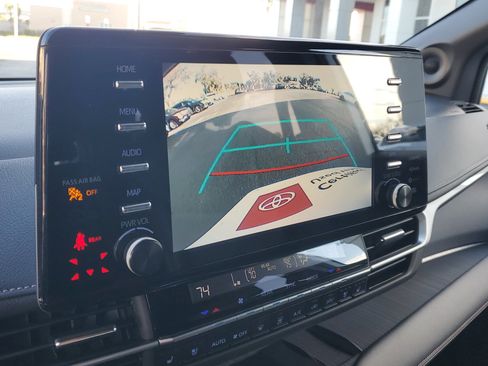 Certified 2023 Toyota Sienna XSE image 34