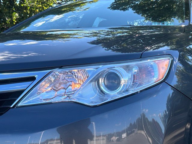 Used 2012 Toyota Camry XLE w/ Leather Pkg FWD image 3