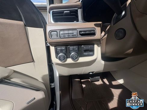 Used 2023 GMC Yukon Denali w/ Denali Reserve Package image 16