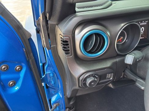 Used 2023 Jeep Wrangler Unlimited Sport AWD/4WD image 25