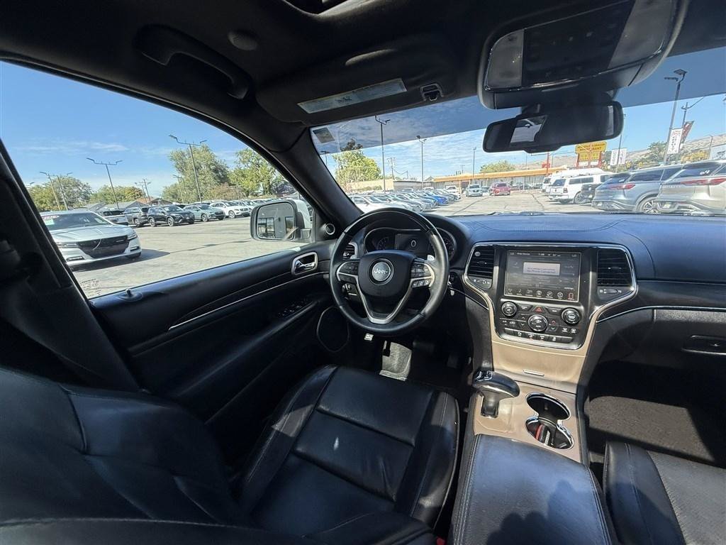 Used 2015 Jeep Grand Cherokee Summit w/ Platinum Series Group AWD/4WD image 26