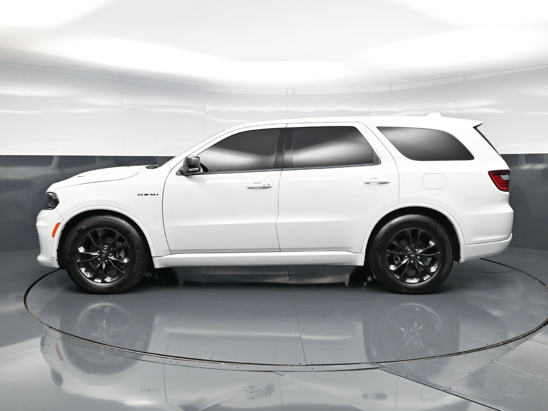 Used 2022 Dodge Durango R/T w/ Blacktop Package AWD/4WD image 5