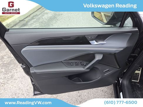 New 2026 Volkswagen Tiguan SEL R-Line image 10