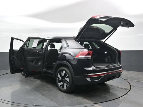 Used 2024 Volkswagen Atlas Cross Sport SE AWD/4WD image 48