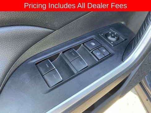 Used 2025 Toyota RAV4 XLE AWD/4WD image 19