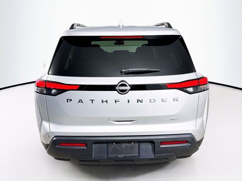 Used 2024 Nissan Pathfinder SV image 31