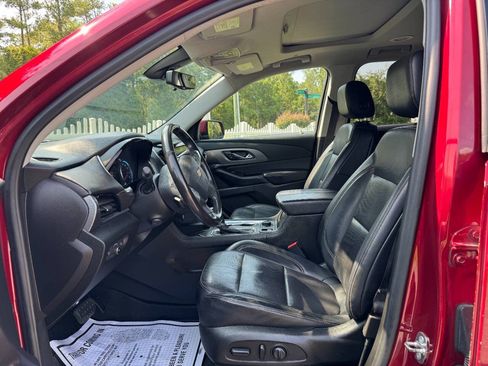 Used 2019 Chevrolet Traverse Premier w/ LPO, Floor Liner Package AWD/4WD image 9