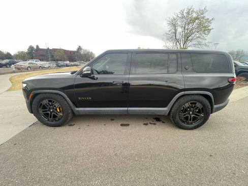 Used 2023 Rivian R1S Launch Edition image 4