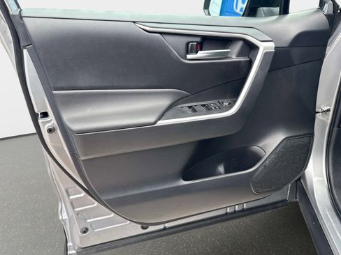 Used 2023 Toyota RAV4 XLE w/ Convenience Package image 16