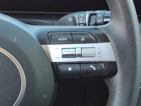 Certified 2025 Hyundai Tucson SE image 19