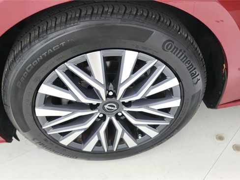 Used 2024 Nissan Altima 2.5 SV FWD image 29
