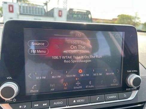 Used 2023 Nissan Altima 2.5 SV image 23