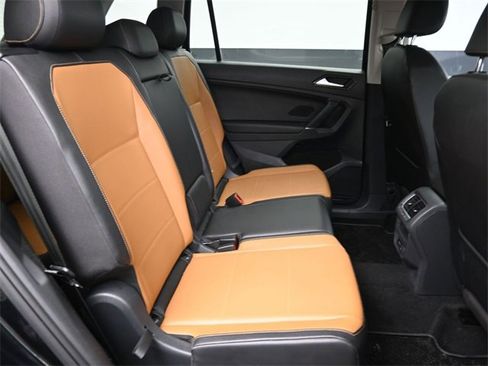 Used 2018 Volkswagen Tiguan SEL image 16
