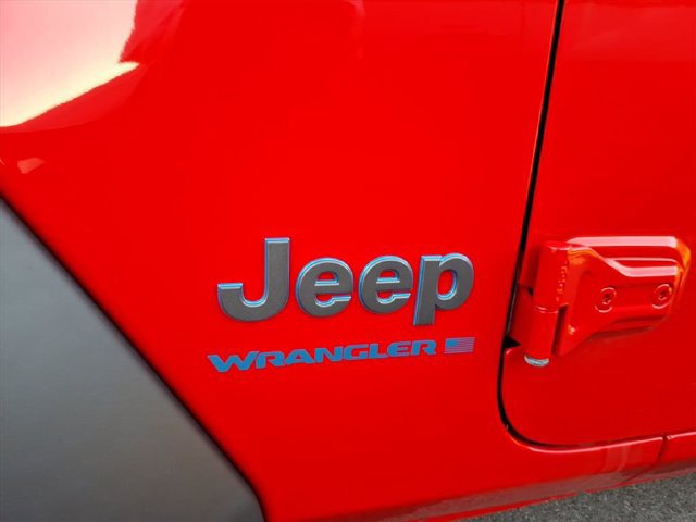 Used 2024 Jeep Wrangler Unlimited w/ Dual Top Group AWD/4WD image 5