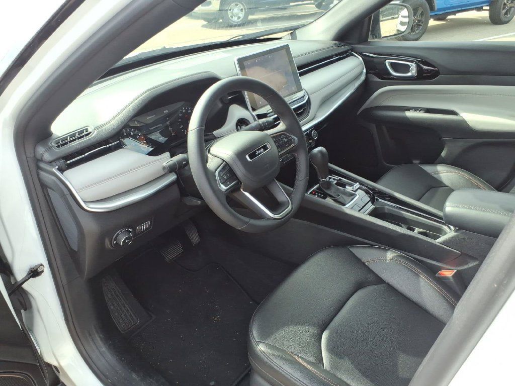 Used 2024 Jeep Compass Limited AWD/4WD image 9