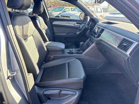 Used 2022 Volkswagen Atlas Cross Sport SE image 27